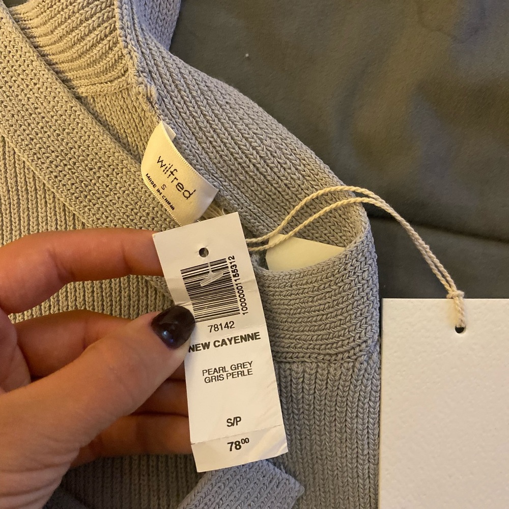 NWT aritzia wilfred new cayenne top in pearl gray - Picture 4 of 4